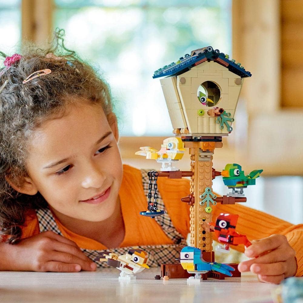 LEGO 31143 Creator 3in1 Birdhouse: Birds to Hedgehog to Beehive Set - image 3