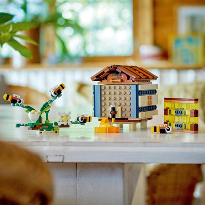 LEGO 31143 Creator 3in1 Birdhouse: Birds to Hedgehog to Beehive Set - image 5