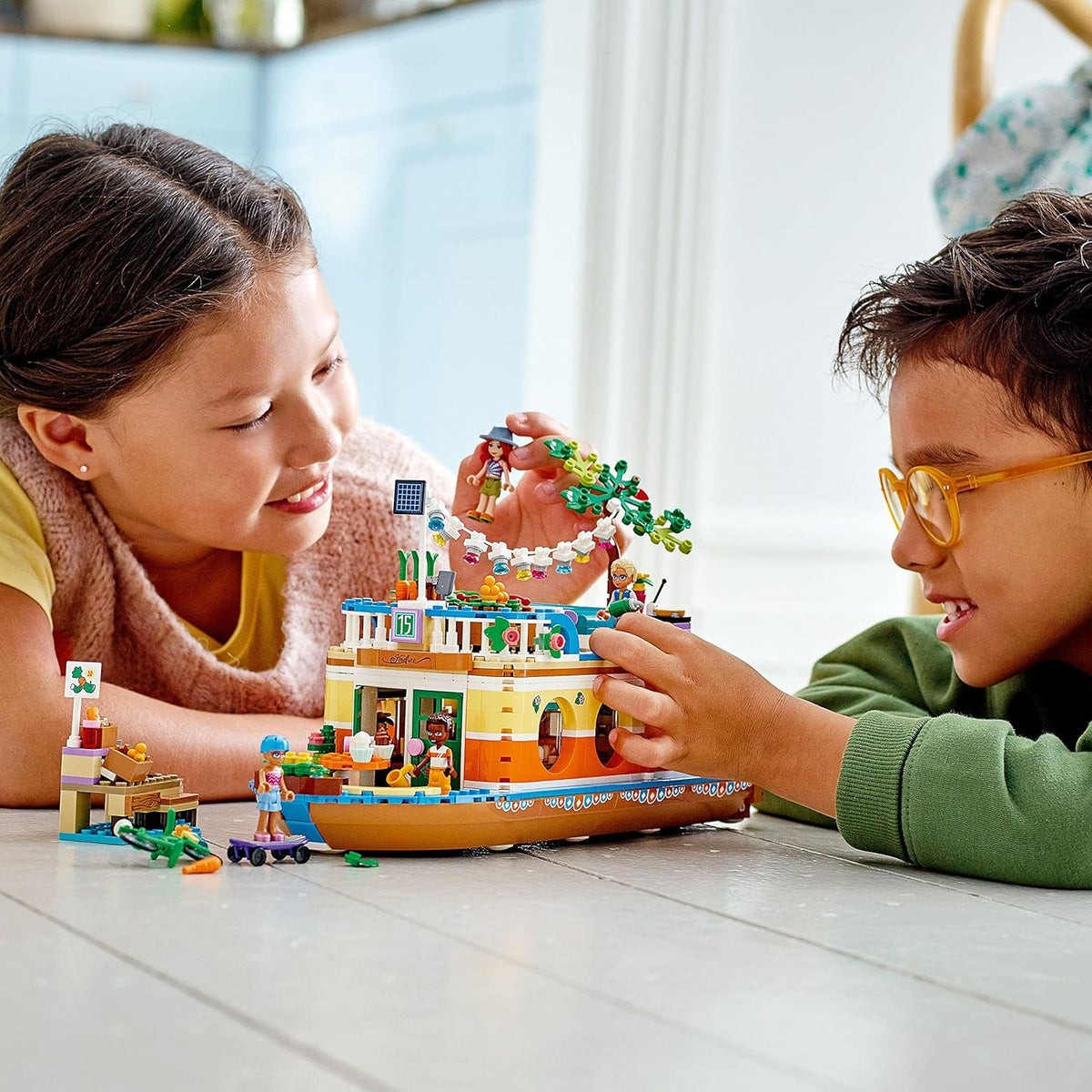 LEGO 41702 Friends The Barge Boat Toy for Children from 7 Years with Garden - image 4