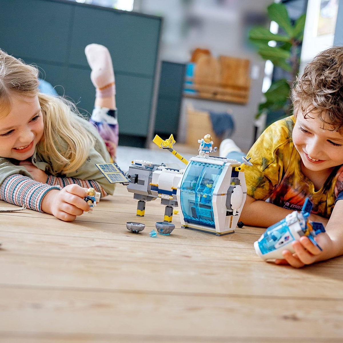 LEGO 60349 City Lunar Space Station - image 5