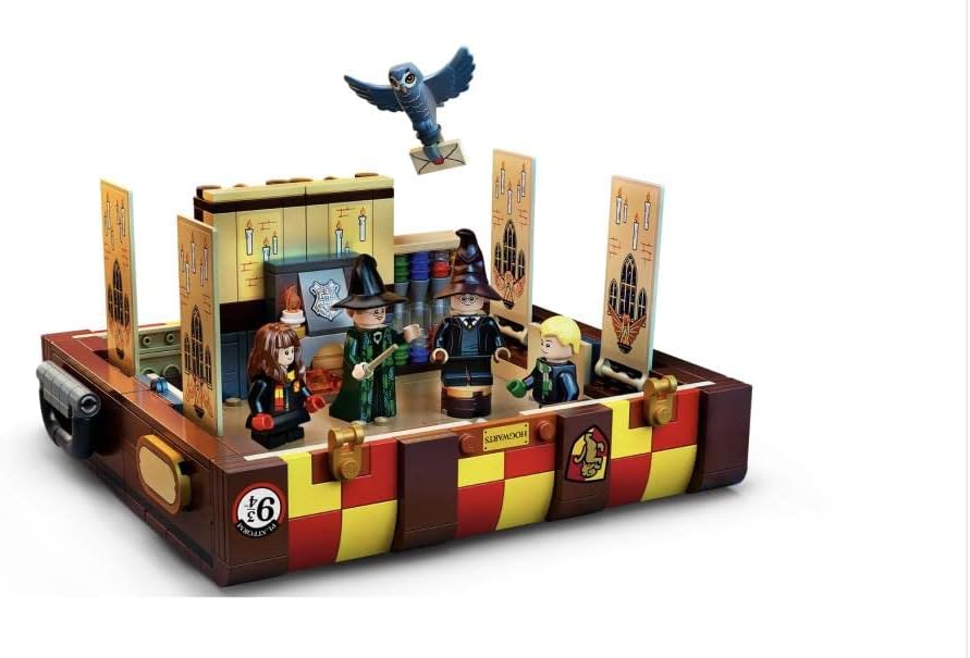 LEGO® 76399 Harry Potter™ Hogwarts™ Magical Trunk Set - image 4