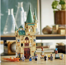 LEGO 76413 Harry Potter Hogwarts: Room of Requirement - image 2