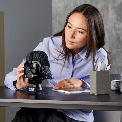 LEGO Star Wars Darth Vader Helmet Set - image 2