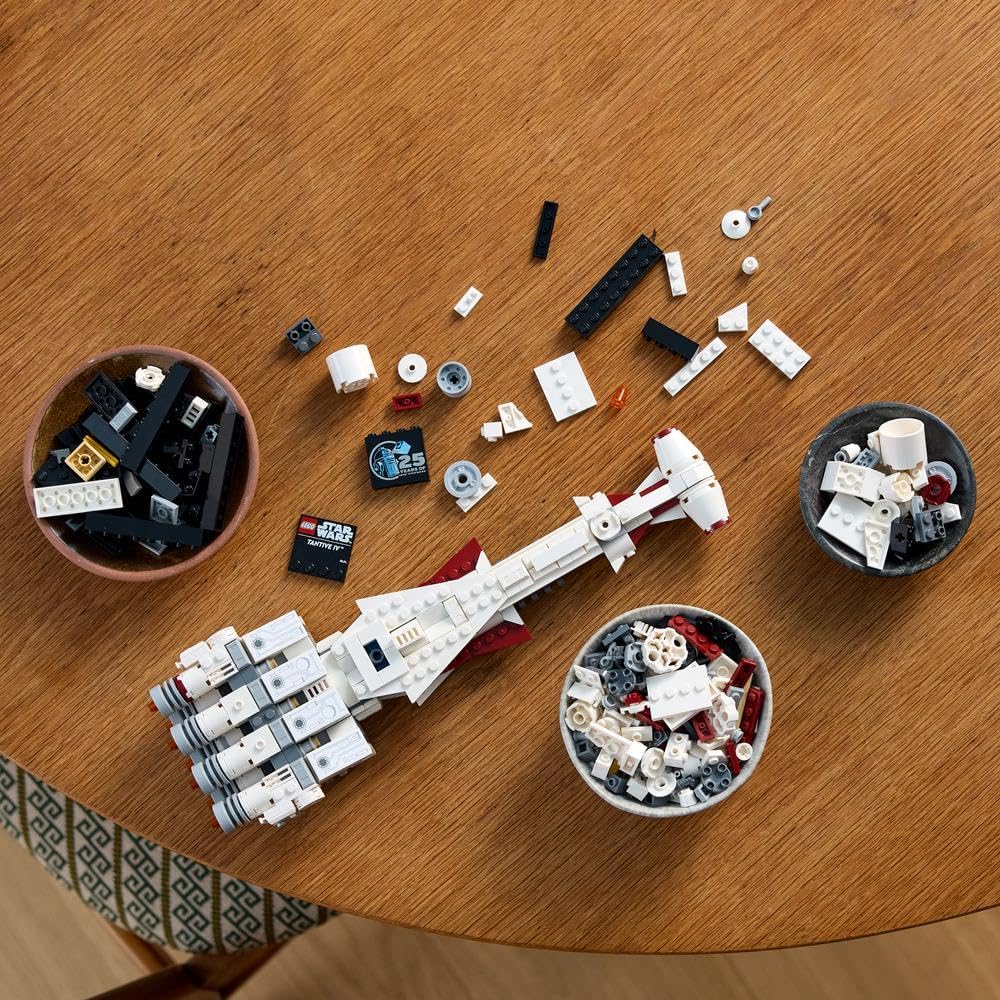 LEGO Star Wars Tantive IV - image 6