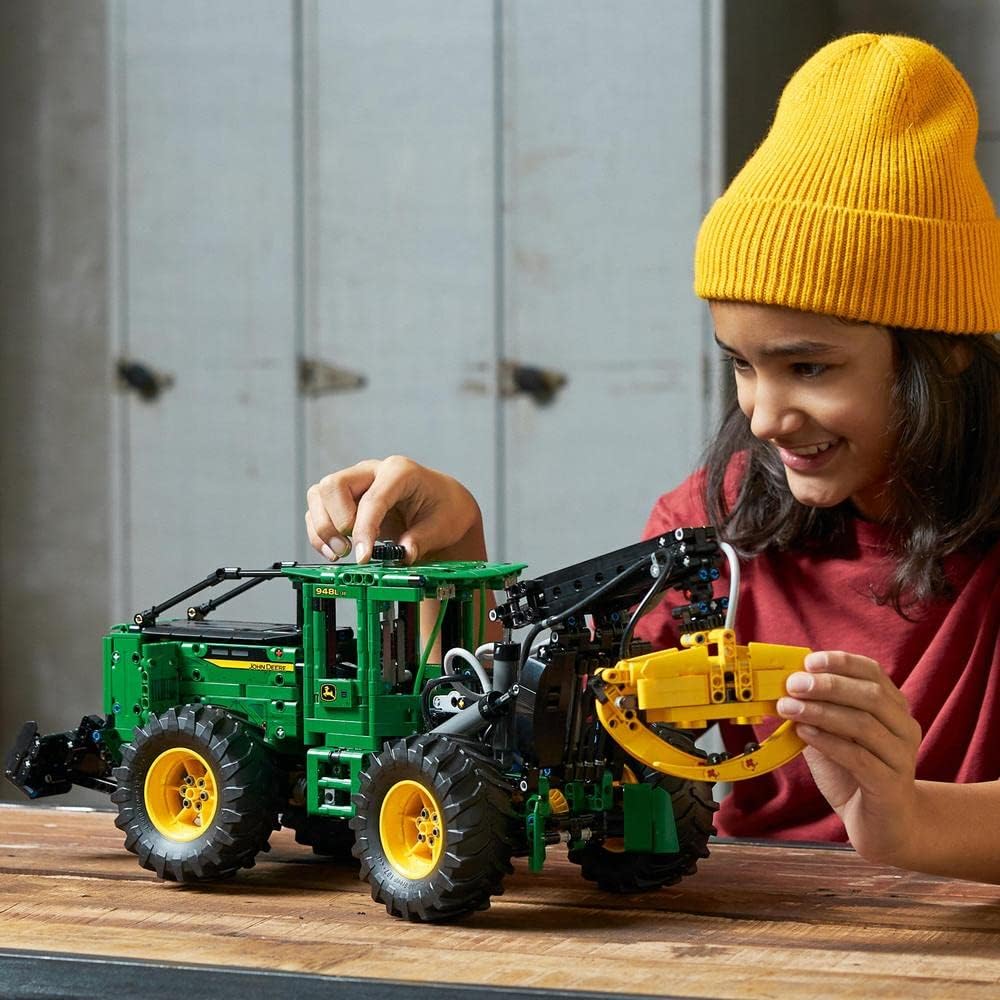 LEGO Technic John Deere 948L-II Skidder Set - image 3