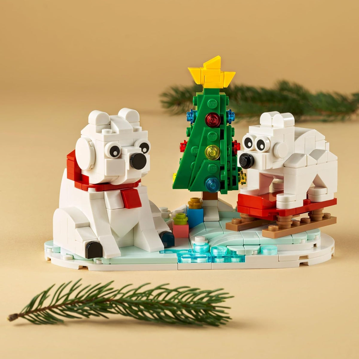 Lego Wintertime Polar Bears with Christmas Tree (40571) Holiday 2022 - image 3